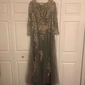 Long sleeve embroidery formal dress